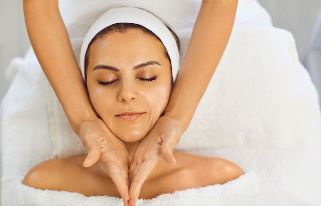 Brilliance Facial – 45 to 50 minutes​ 1